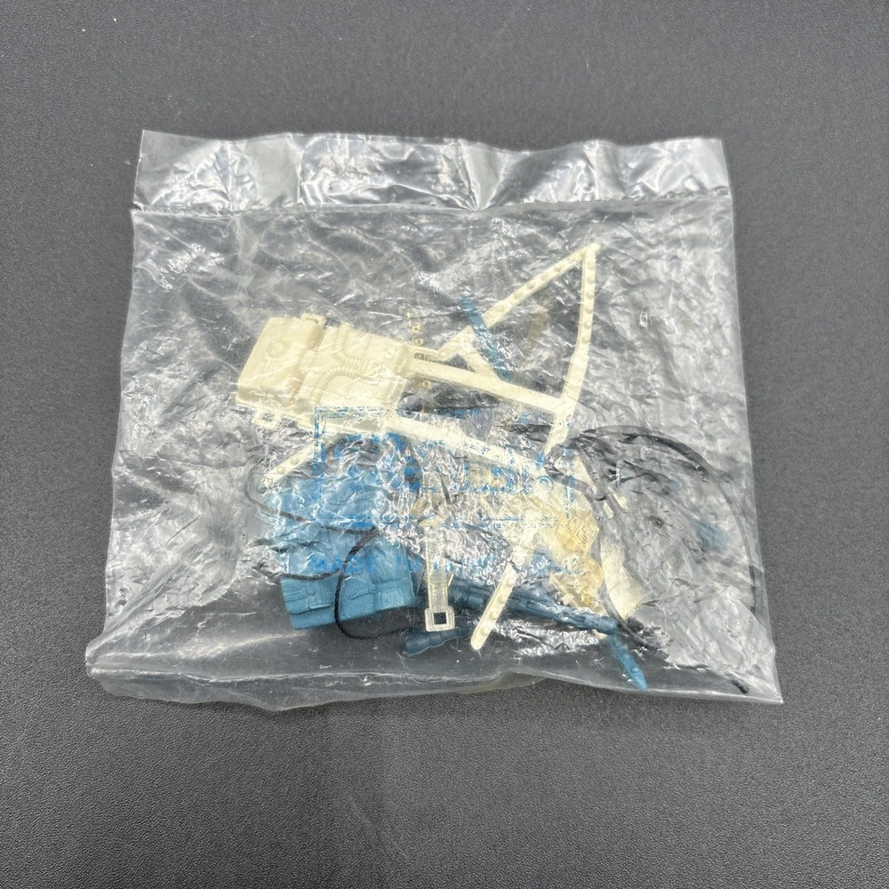 Vintage 1980 Kenner Star Wars Hoth Survival Kit MAIL AWAY NEW SEALED Baggie